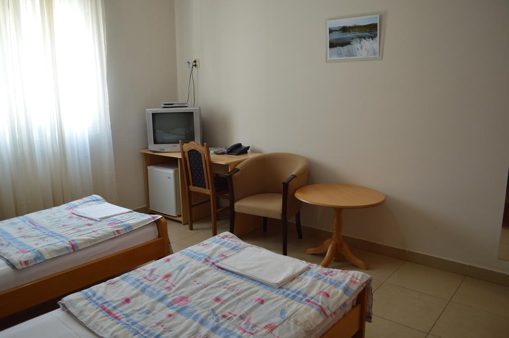 Hotel Kangaroo Budva Exterior photo