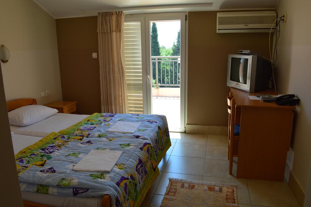 Hotel Kangaroo Budva Exterior photo
